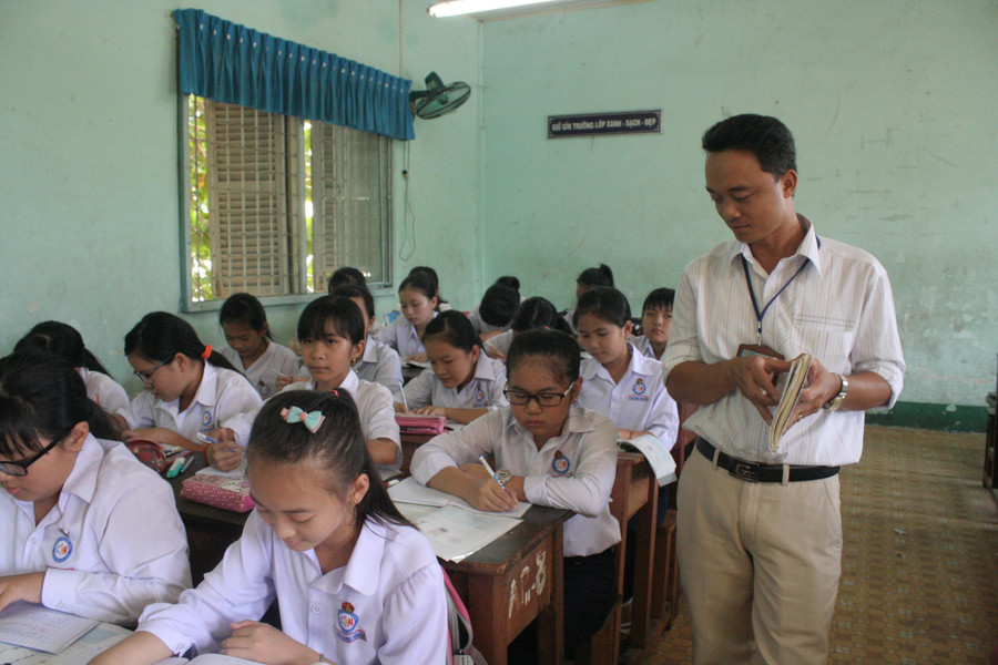 Thầy trò Trường THCS Kim Hồng, Đồng Tháp. Thầy trò Trường THCS Kim Hồng, Đồng Tháp.