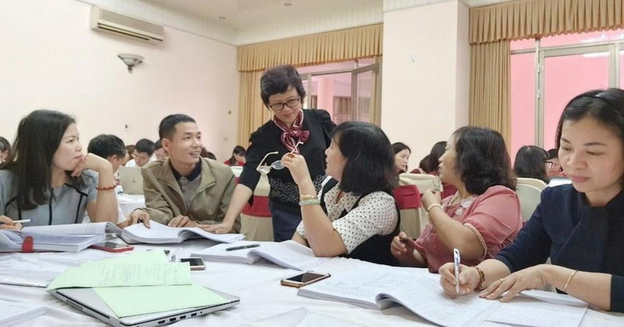 TS Nguyễn Thị Tuyết Hạnh tham gia bồi dưỡng cán bộ quản lý cơ sở giáo dục cốt cán.