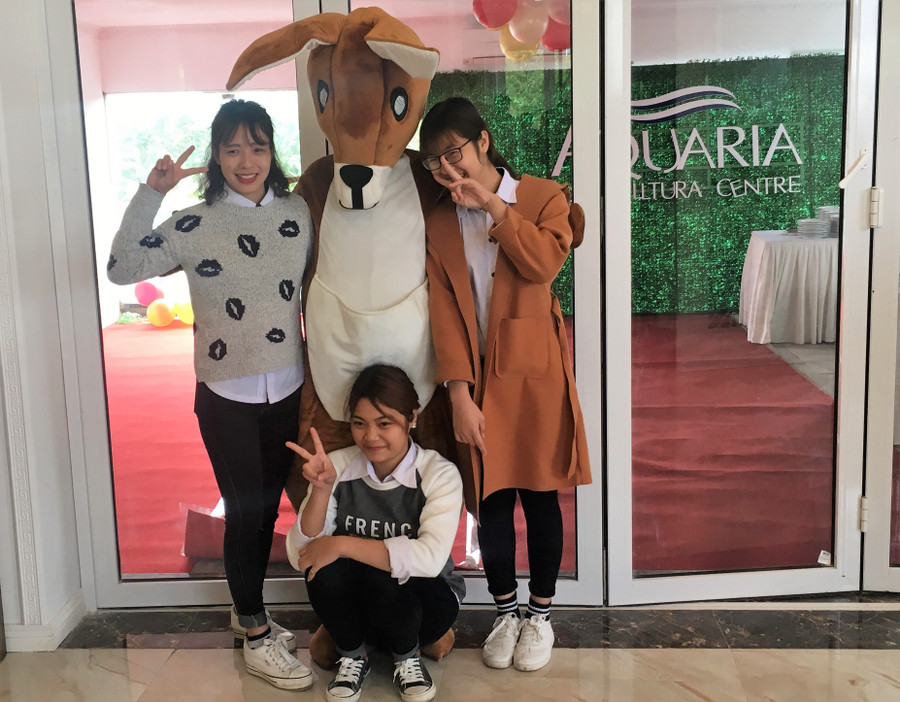 Những tân sinh viên Australia nhí nhảnh tại sự kiện Những tân sinh viên Australia nhí nhảnh tại sự kiện