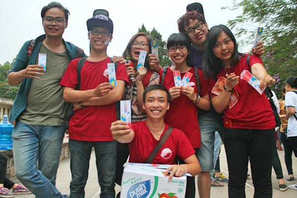 Giới trẻ Hà thành hát du ca tình nguyện ảnh 1 Giới trẻ Hà thành hát du ca tình nguyện