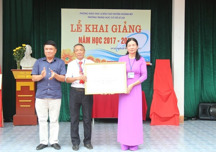 Trường THCS Lê Lợi đón nhận Bằng công nhận trường chuẩn quốc gia giai đoạn 2017 – 2022