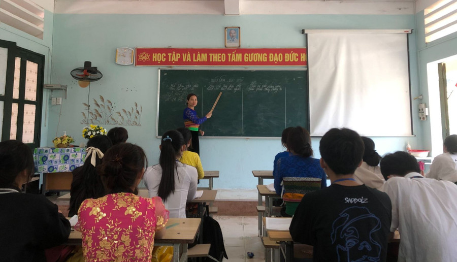 Giảng dạy tiếng Thái tại Trường THPT Quan Sơn (Thanh Hóa). Giảng dạy tiếng Thái tại Trường THPT Quan Sơn (Thanh Hóa).
