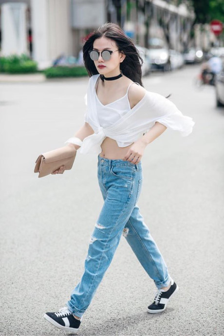 Những lần diện streetstyle khoe eo thon hút mắt người nhìn của ca sĩ Thu Thủy! - Ảnh 9 Nhung lan dien streetstyle khoe eo thon hut mat nguoi nhin cua ca si Thu Thuy! - Anh 9