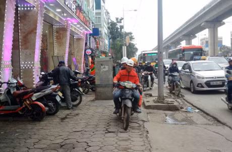 Via he Ha Noi van y nguyen sau thu ngo cua chu tich quan - Anh 10