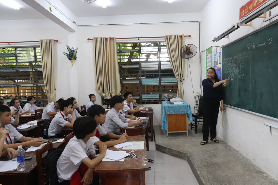 Thời khóa biểu ôn tập khối lớp 9 của các trường THCS được chuyển đến phụ huynh để có sự phối hợp nhắc nhở, quản lý học sinh.