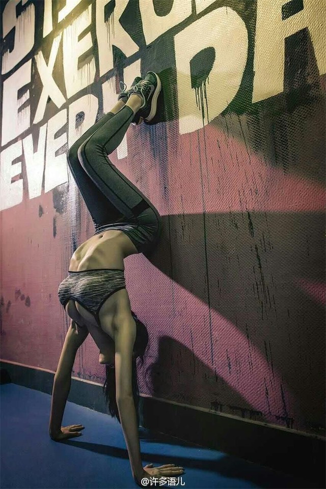 Nữ trợ giảng Bách khoa xinh đẹp khoe dáng chuẩn khi tập gym ảnh 6 Ngoài tập gym, nữ giáo viên còn tham gia tập múa nhằm tạo sự mềm dẻo cho cơ thể.