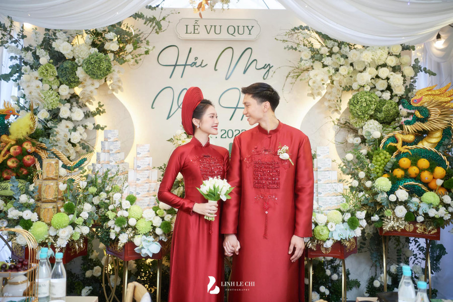 Lễ ăn hỏi của Đoàn Văn Hậu và Doãn Hải My. Lễ ăn hỏi của Đoàn Văn Hậu và Doãn Hải My.