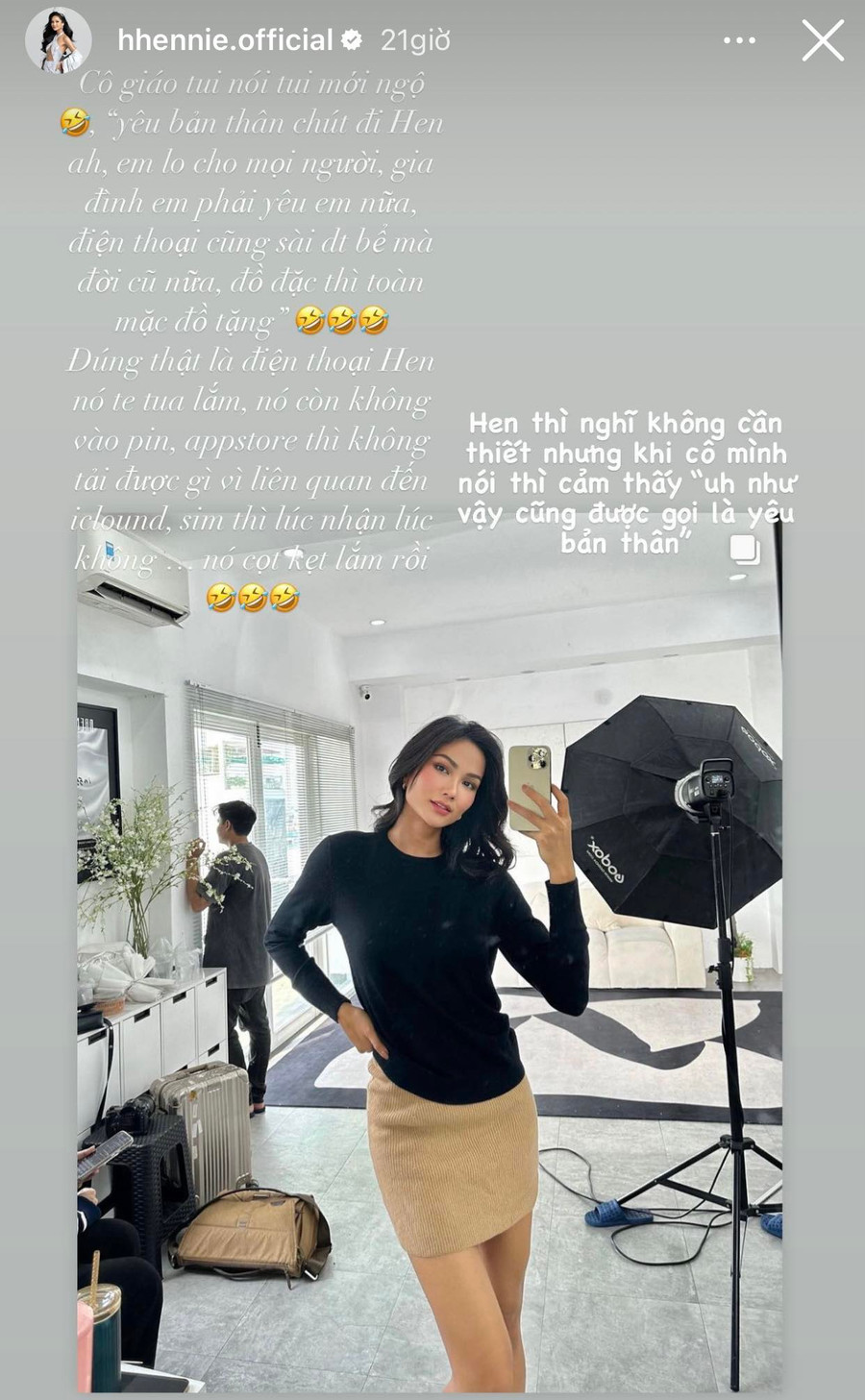 Hoa hậu H&apos;Hen Niê chia sẻ lí do dùng chiếc điện thoại suốt 6 năm mà không hề thay đổi.