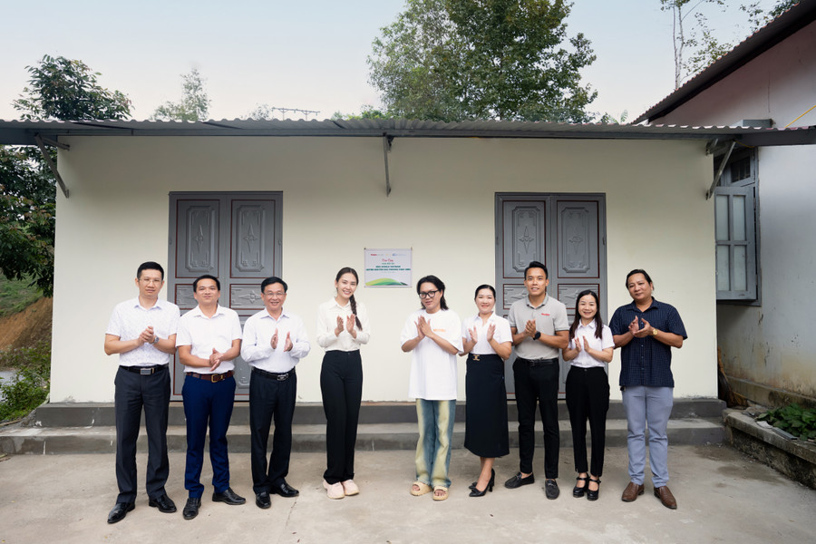 Được biết, công trình được khảo sát, nghiên cứu thi công và tiến hành thực thi trong vòng 2 tháng. Nhà bếp ăn có tổng diện tích gần 20 mét vuông, được xây dựng bằng tường gạch, lợp mái tôn kiên cố. Được biết, công trình được khảo sát, nghiên cứu thi công và tiến hành thực thi trong vòng 2 tháng. Nhà bếp ăn có tổng diện tích gần 20 mét vuông, được xây dựng bằng tường gạch, lợp mái tôn kiên cố.