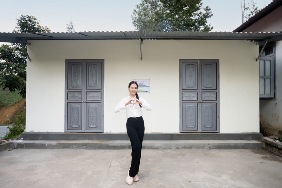 Song, Miss World Vietnam 2022 còn gửi gắm lòng biết ơn với sự mến khách và sự chào đón nhiệt tình của người dân và lãnh đạo Bắc Kạn. Song, Miss World Vietnam 2022 còn gửi gắm lòng biết ơn với sự mến khách và sự chào đón nhiệt tình của người dân và lãnh đạo Bắc Kạn.