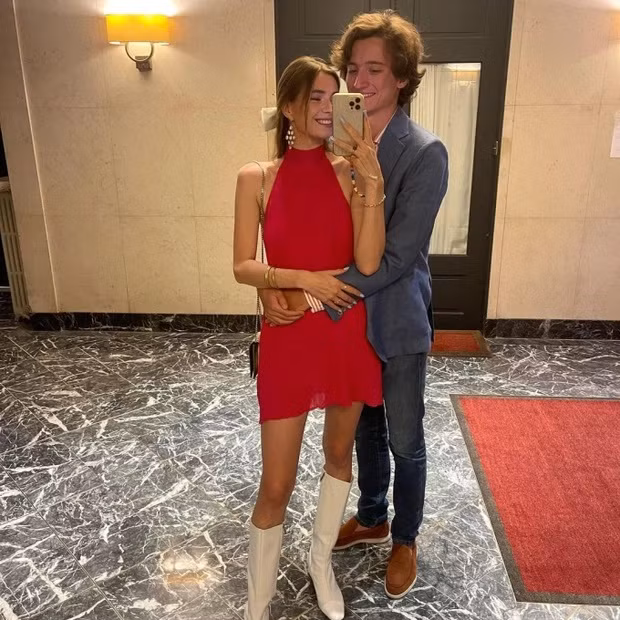 Cộng đồng mạng xôn xao trước hình ảnh nghi Frédéric Arnault công khai bạn gái mới sau nghi vấn đã chia tay Lisa.