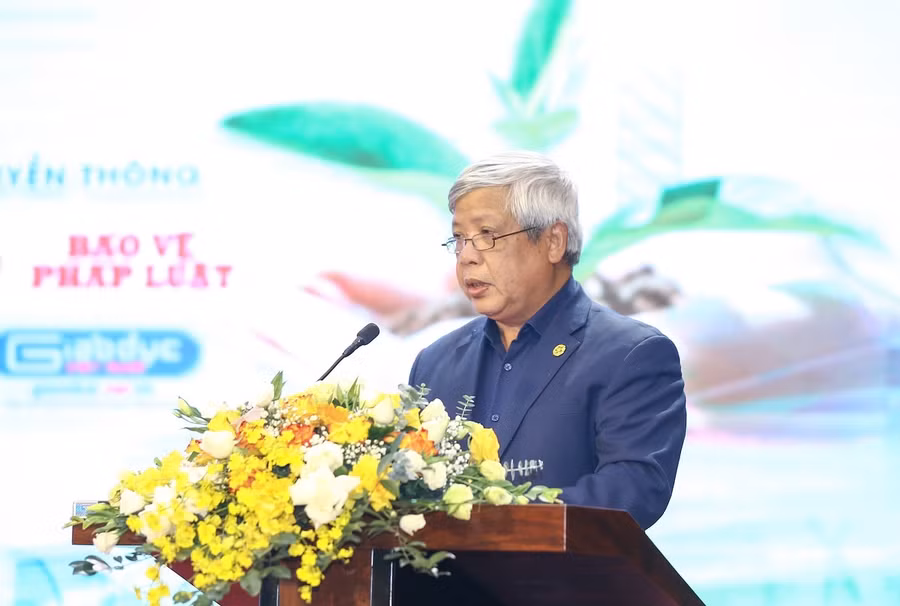 TS. Nguyễn Linh Ngọc - Chủ Tịch Hội Nước sạch và Môi trường Việt Nam, Nguyên Thứ trưởng Bộ Tài nguyên và Môi trường phát biểu tại buổi Lễ phát động.