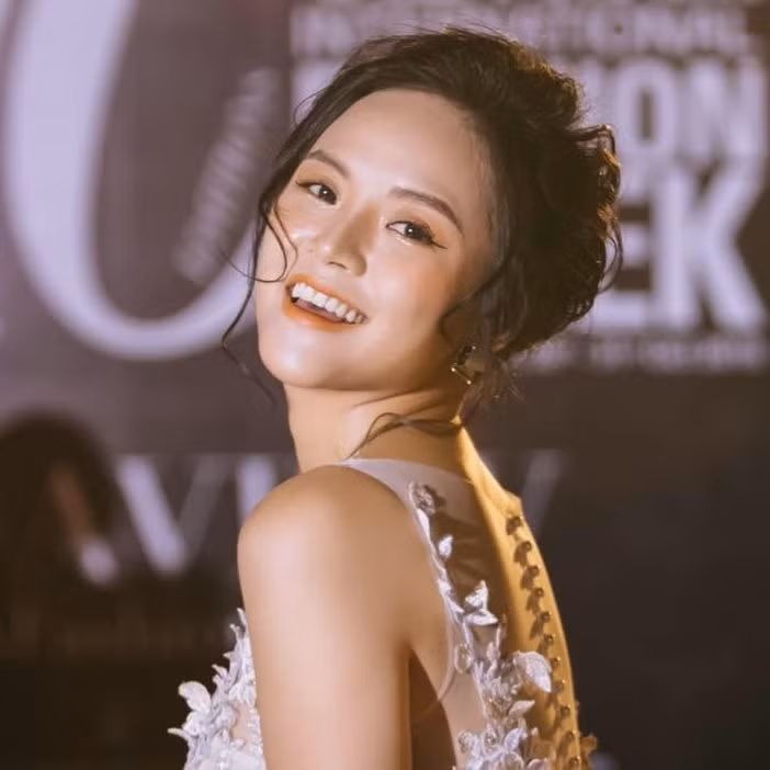 Nữ diễn viên Thu Quỳnh đang mang thai con thứ hai. Nữ diễn viên Thu Quỳnh đang mang thai con thứ hai.