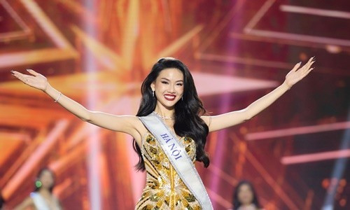 Bùi Quỳnh Hoa vướng phải nhiều lùm xùm sau khi đăng quang Miss Universe Vietnam 2023. Bùi Quỳnh Hoa vướng phải nhiều lùm xùm sau khi đăng quang Miss Universe Vietnam 2023.