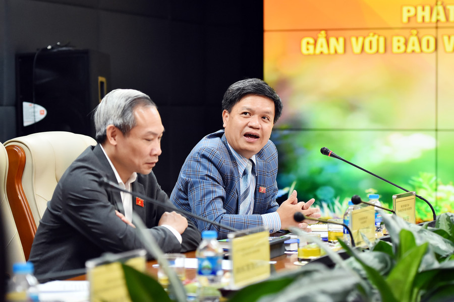 Phó Chủ nhiệm Ủy ban Khoa học Công nghệ và Môi trường Tạ Đình Thi phát biểu. Ảnh: Trần Hiệp. Phó Chủ nhiệm Ủy ban Khoa học Công nghệ và Môi trường Tạ Đình Thi phát biểu. Ảnh: Trần Hiệp.