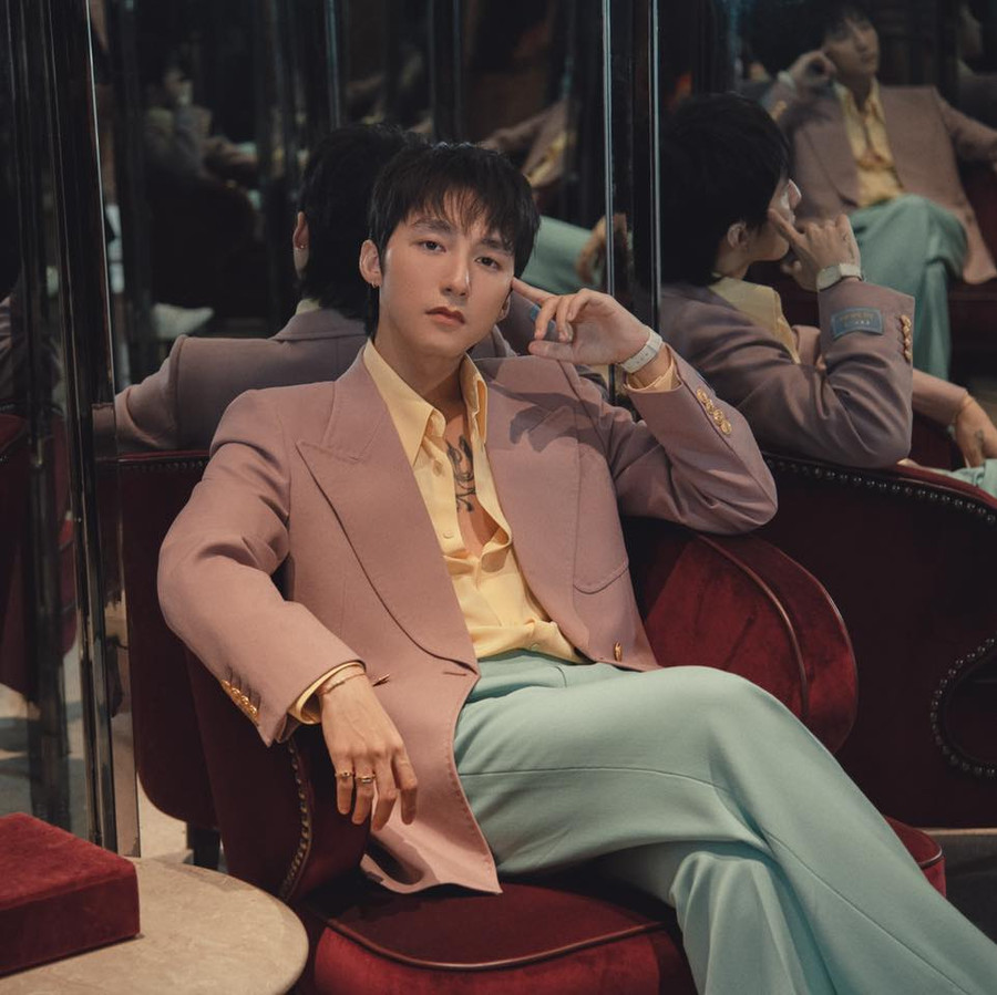 Sơn Tùng M-TP được xem là một trong những nghệ sĩ V-pop thành công nhất ở thời điểm hiện tại. Sơn Tùng M-TP được xem là một trong những nghệ sĩ V-pop thành công nhất ở thời điểm hiện tại.