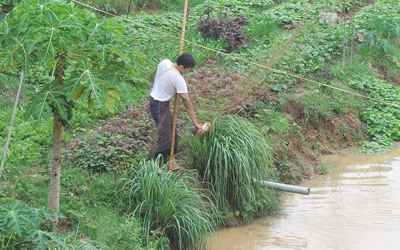 những hình ảnh bi hài sau trận mưa lớn ngập hà nội hình 10 nhung hinh anh bi hai sau tran mua lon ngap ha noi hinh 10