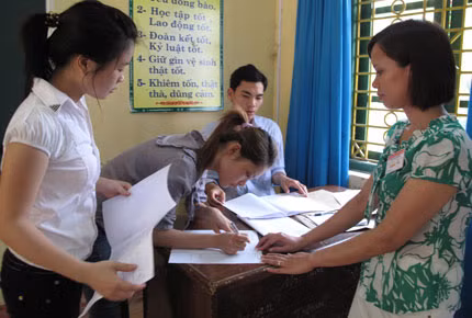 Đề thi bất thường, thí sinh báo cáo ngay giám thị 