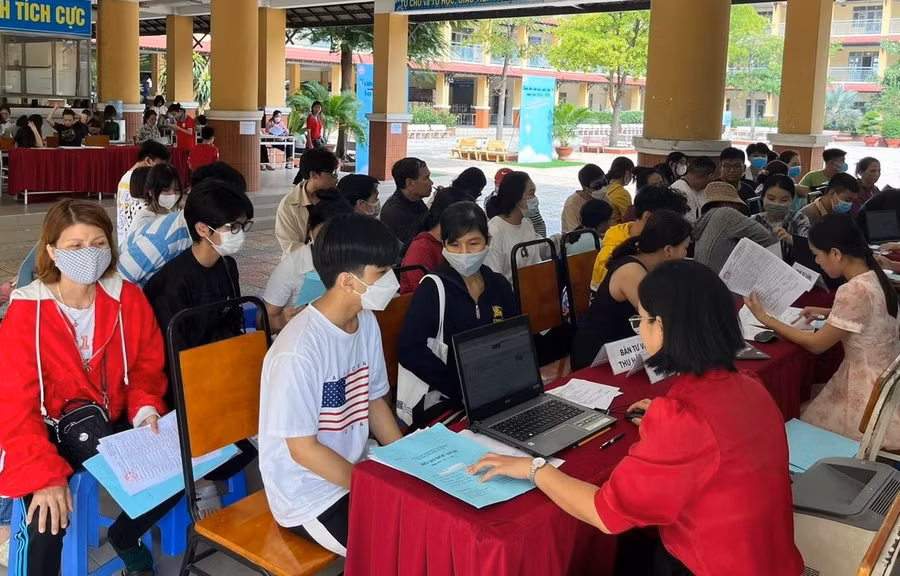 Nộp hồ sơ vào lớp 10 tại Trường THPT Đào Sơn Tây (TP Thủ Đức, TPHCM).
