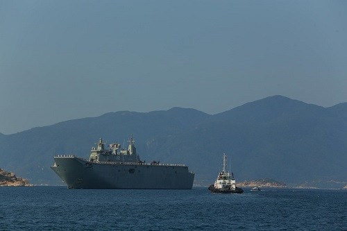 Tàu chở trực thăng HMAS Canberra đến thăm hữu nghị cảng Cam Ranh