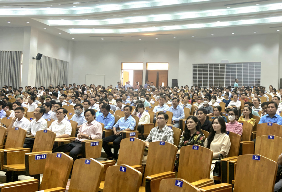 Đại biểu tham dự Hội nghị tập huấn. Đại biểu tham dự Hội nghị tập huấn.