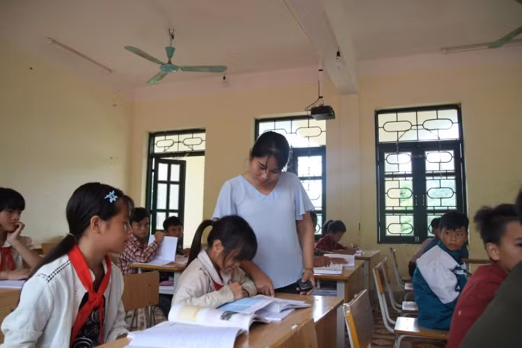 Cô giáo Đặng Thị Thơm trong một buổi lên lớp.