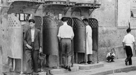 Chuyen ve chiec bon tieu nam tron 100 nam tuoi - Anh 1