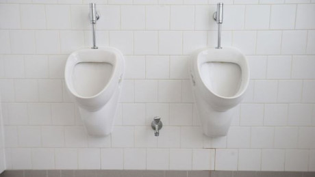 Chuyen ve chiec bon tieu nam tron 100 nam tuoi - Anh 2