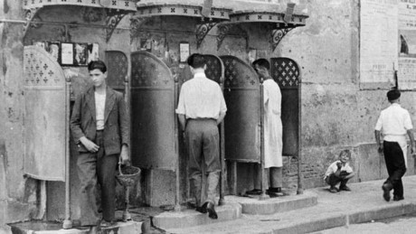 Chuyen ve chiec bon tieu nam tron 100 nam tuoi - Anh 3