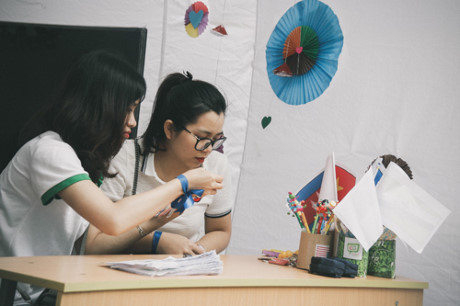 Nữ sinh trường Luật xinh đẹp trong lễ hội ASEAN - Ảnh 3 Nu sinh truong Luat xinh dep trong le hoi ASEAN - Anh 3