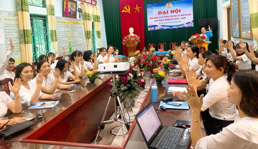 Đại hội Công đoàn Trường Tiểu học Hạ Hòa (Hạ Hòa, Phú Thọ).