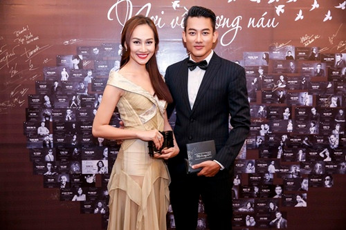 Quang Hà bảnh bao dự tiệc bên Á hậu Kim Duyên ảnh 3 quang ha banh bao du tiec ben a hau kim duyen - 3