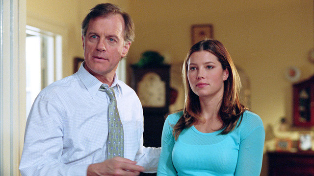 Từ người cha đáng kính trên phim đến kẻ ấu dâm bệnh hoạn ảnh 2 Stephen Collins và Jessica Biel trong phim 7th Heaven.