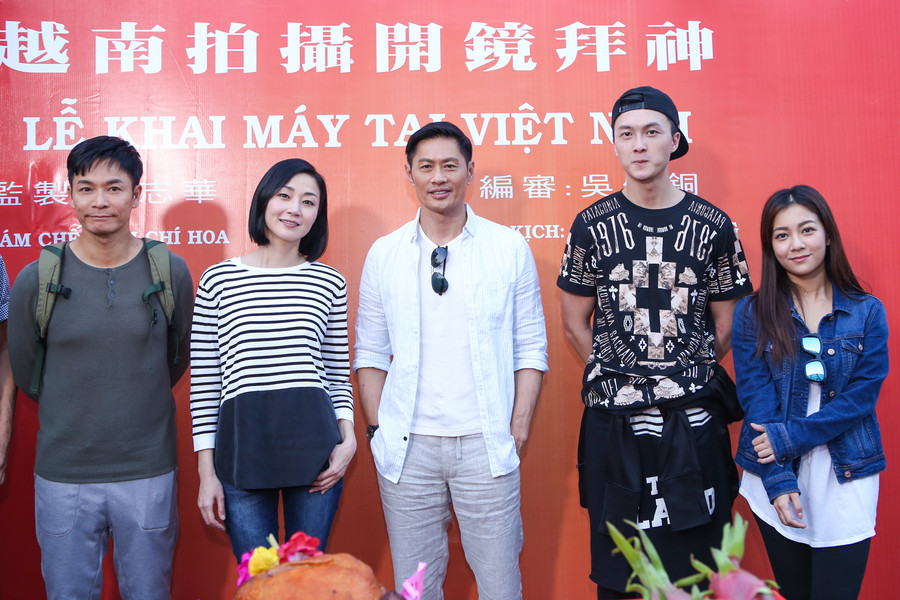 Đoàn phim Sự hồi sinh chí mạng dự kiến quay tại Việt Nam trong 3 tuần (30/3 - 21/4) tại các địa điểm ở TP HCM, Vũng Tàu, Đà Lạt, Vịnh Hạ Long, Tháp Chàm và đảo Phú Quốc. Trong thời gian quay ở TP HCM, họ sẽ lưu trú tại khách sạn Eastin. Đoàn phim Sự hồi sinh chí mạng dự kiến quay tại Việt Nam trong 3 tuần (30/3 - 21/4) tại các địa điểm ở TP HCM, Vũng Tàu, Đà Lạt, Vịnh Hạ Long, Tháp Chàm và đảo Phú Quốc. Trong thời gian quay ở TP HCM, họ sẽ lưu trú tại khách sạn Eastin.