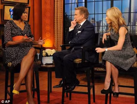 Nhin vao nhung bo trang phuc nay, ban se phai bat ngo ve cach chi tieu cua nhung vi De nhat phu nhan - Anh 3