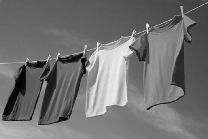Tháng cô hồn: Vì sao phải kiêng kỵ phơi quần áo ban đêm?