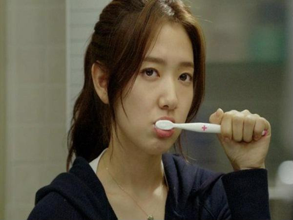 Tưởng khỏe mạnh hóa ra lại mắc nhiều bệnh vì bỏ qua triệu chứng buồn nôn khi đánh răng ảnh 3