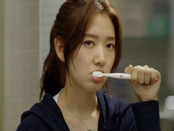 Tưởng khỏe mạnh hóa ra lại mắc nhiều bệnh vì bỏ qua triệu chứng buồn nôn khi đánh răng ảnh 3