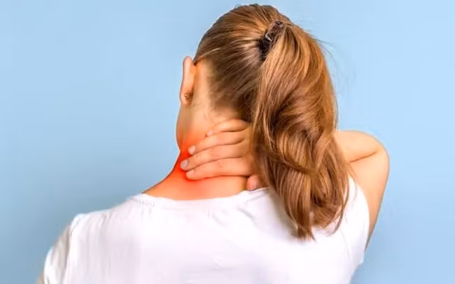 7 tác hại nghiêm trọng của thoái hóa đốt sống cổ: Hãy thực hiện ngay 3 động tác này để vai và cổ được vận động tối ưu nhất