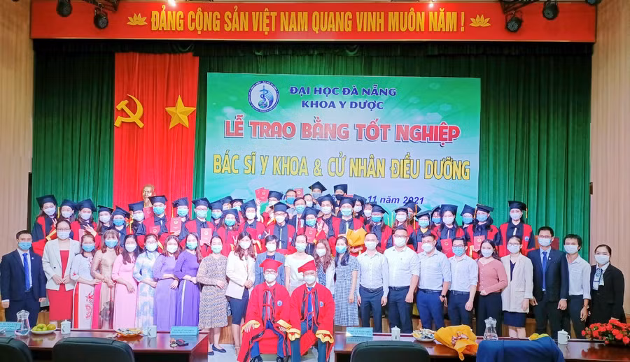 Lễ trao bằng tốt nghiệp.