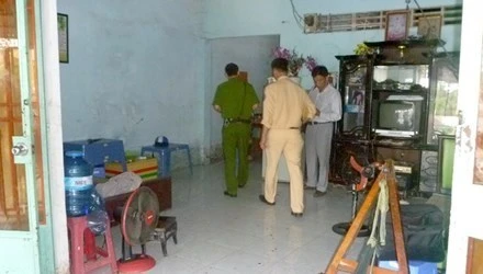 Công an khám nghiệm hiện trường vụ vây đánh khiến một người nhập viện.
