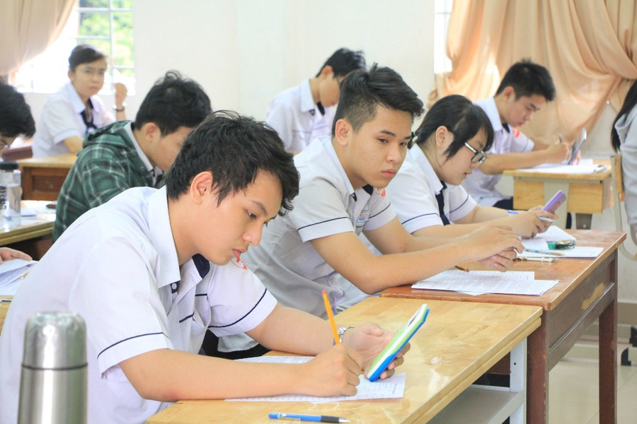 Học sinh khối 12 tại TPHCM đang ôn tập (ảnh minh họa)