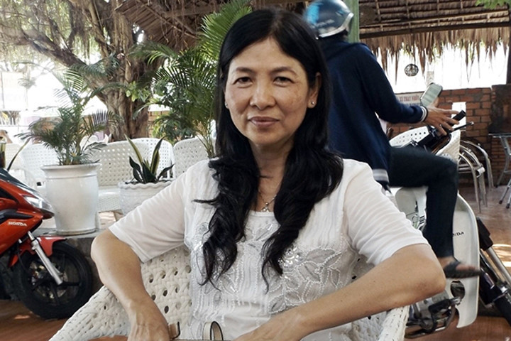Bà Thủy cùng con trai vào đám cưới "đòi" chú rể khi yêu cầu chính quyền địa phương can thiệp không được.