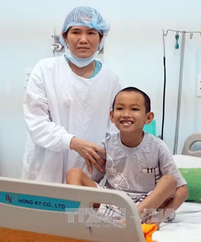 Thot tim voi ca ghep gan dac biet: Ca nguoi cho va nhan deu bat thuong - Anh 1