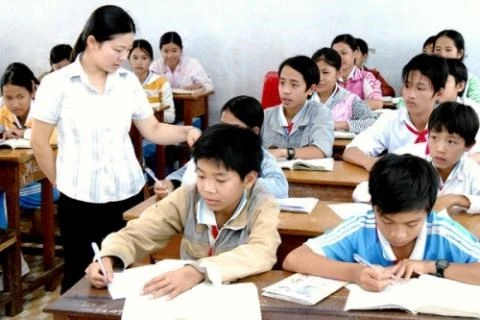 Bình Định tuyển giáo viên, nhân viên năm học 2017 - 2018