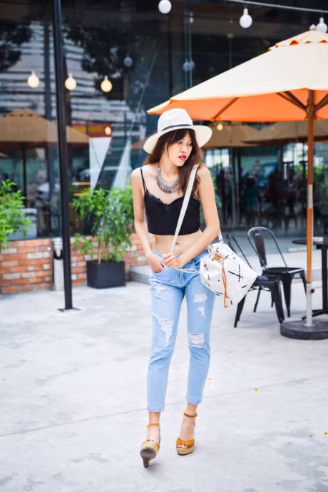 Streetstyle gioi tre hai mien: den trang, den trang va… den trang! - Anh 10