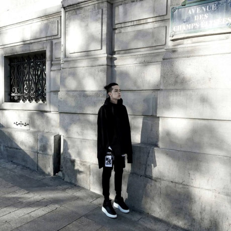Streetstyle giới trẻ hai miền: đen trắng, đen trắng và… đen trắng! - Ảnh 7 Streetstyle gioi tre hai mien: den trang, den trang va… den trang! - Anh 7