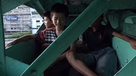 Su that ve nhung dua tre song duoi gam cau - Anh 4