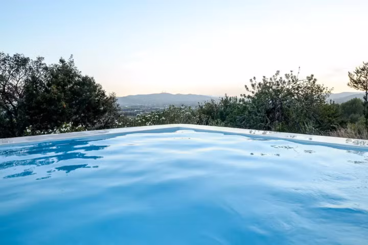 Cải tạo ngôi nhà nhỏ 200 năm tuổi thành không gian xinh xắn rất đáng để yêu