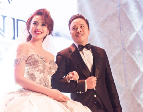 Nghi vấn Đinh Ngọc Diệp và Victor Vũ tổ chức đám cưới bí mật ở Mỹ - Ảnh 2 Nghi van Dinh Ngoc Diep va Victor Vu to chuc dam cuoi bi mat o My - Anh 2